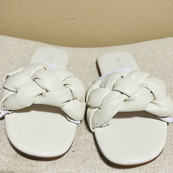 NEW! NINE WEST LULA3 SLIDE SANDALS IN IVORY - Picture 5 of 9